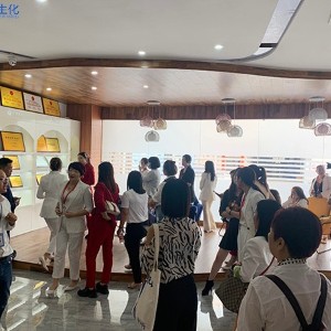 客戶(hù)團(tuán)隊(duì)參觀歐泉工廠